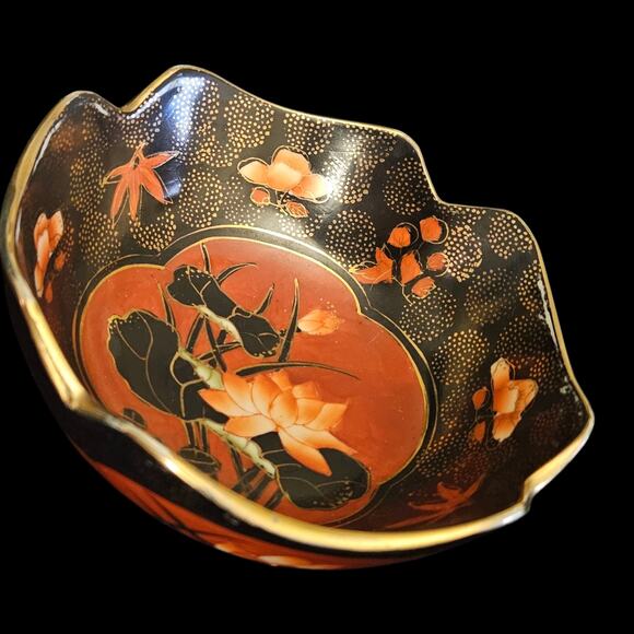 Vintage Chinese Imari Style Lotus Bowl Black Red Gold Scalloped 6" Made in China - Picture 1 of 9